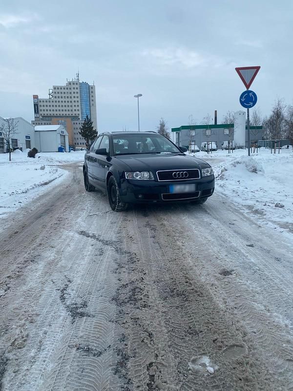 Second-hand Audi A4 131 CP (96 kW) 2003 Albastru Break