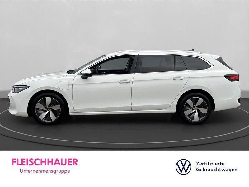 Gebraucht VW Passat 204 PS (150 kW) 2025 Weiss Kombi