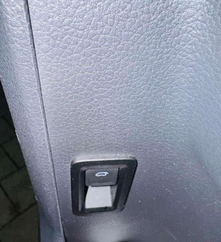 Gebraucht VW Multivan Exclusive 199 PS (146 kW) 2020 Rot Van