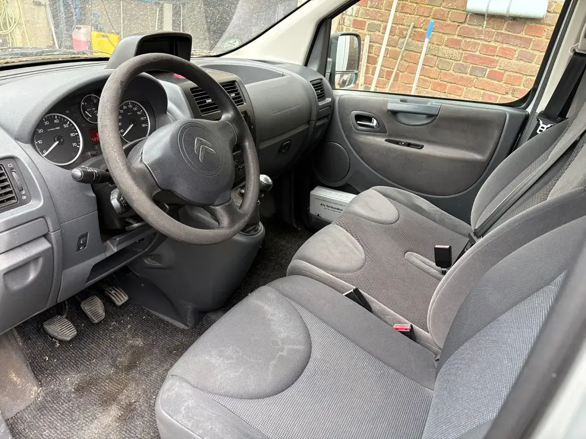 Gebraucht Citroën Jumpy 128 PS (94 kW) 2015 Silber Van / Kleinbus
