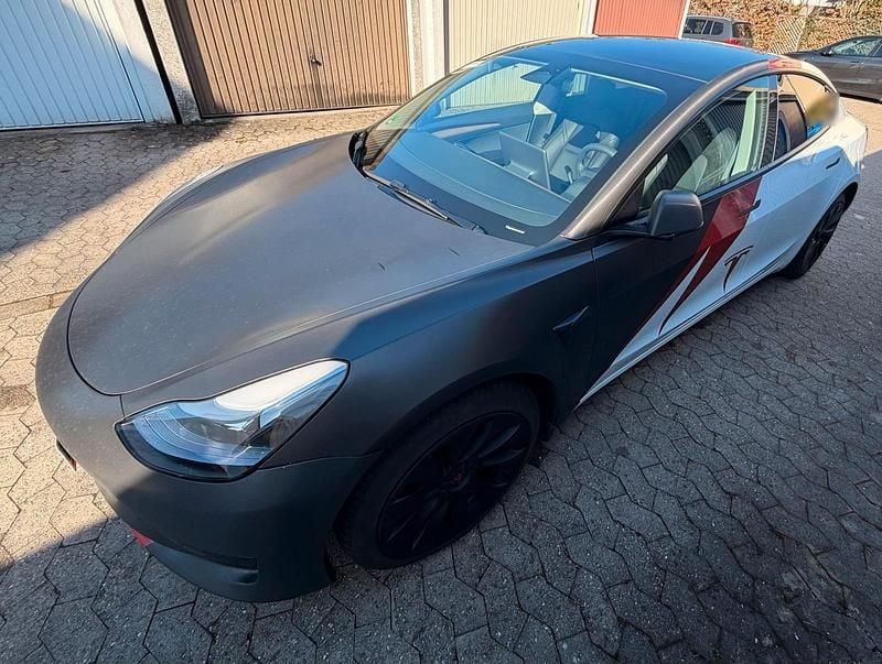 Gebraucht Tesla Model 3 Standard Range Plus 225 kW (306 PS) 2023 Weiß Limousine