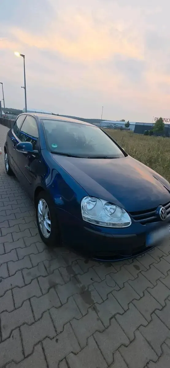 Gebraucht VW Golf V 90 PS (66 kW) 2005 Blau Kleinwagen