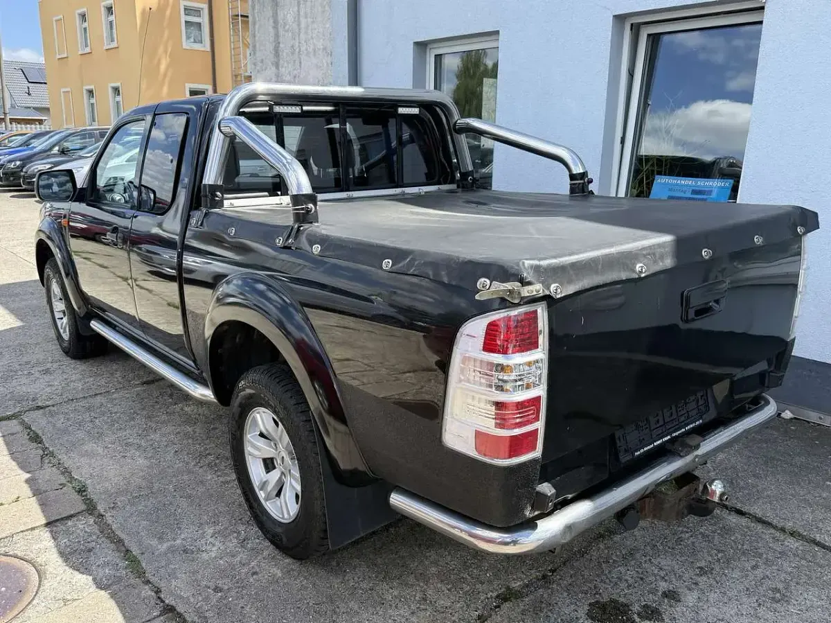Gebraucht Ford Ranger XL 143 PS (105 kW) 2010 Maz black mica/aat black mica Pickup