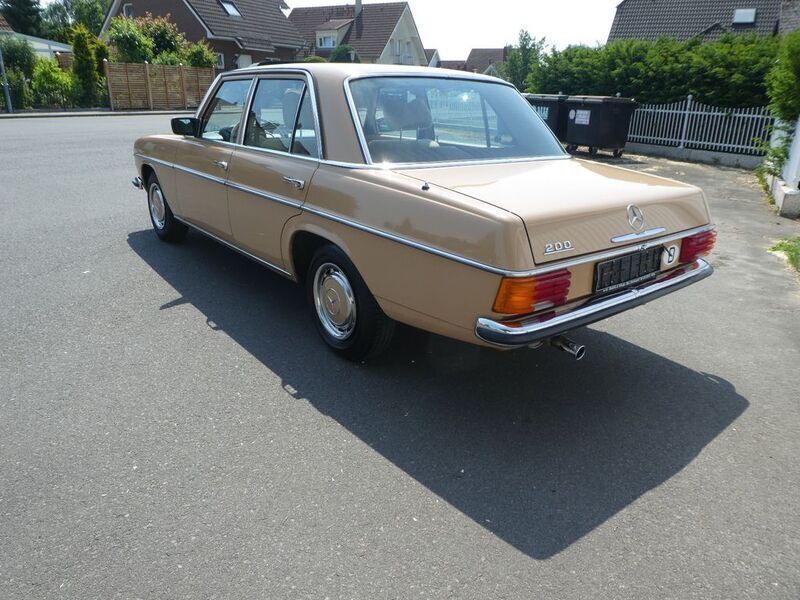 Gebraucht Mercedes 200/8 95 PS (69 kW) 1975 Beige Limousine