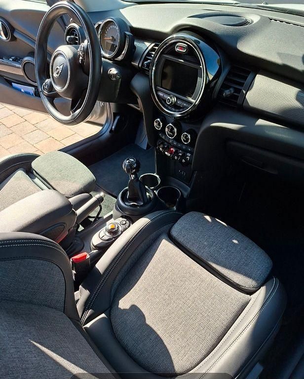 Gebraucht Mini Cooper 136 PS (100 kW) 2018 Weiß Kleinwagen