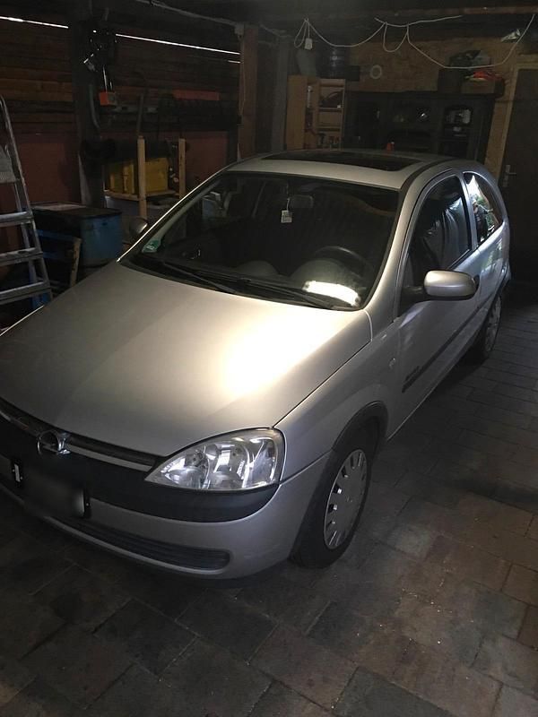 Silber Gebraucht 2002 Opel Corsa Kleinwagen | 600 € - Bild 1/4