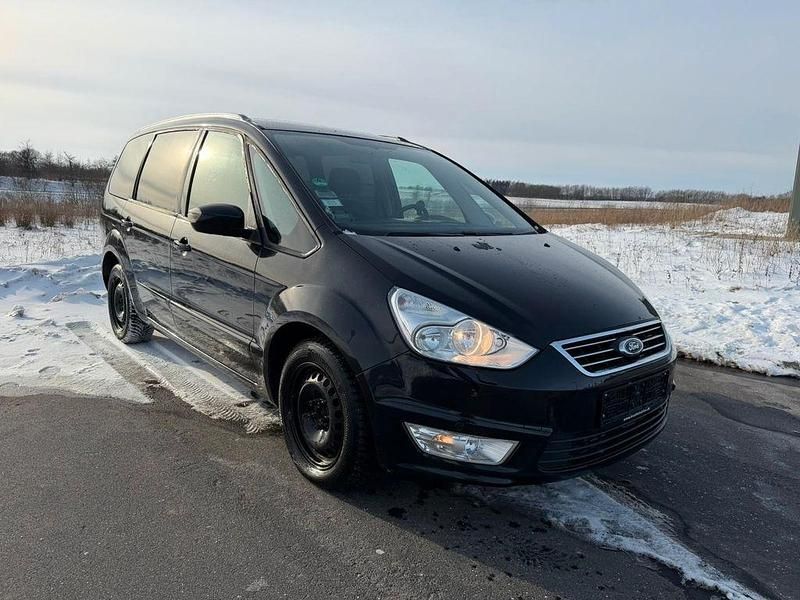Gebraucht Ford Galaxy Trend 163 PS (119 kW) 2015 Schwarz Van / Kleinbus