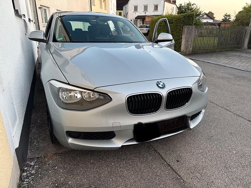 Silber Gebraucht 2014 BMW 116 Kleinwagen | 6.990 € (Fairer Preis) - Bild 1/4