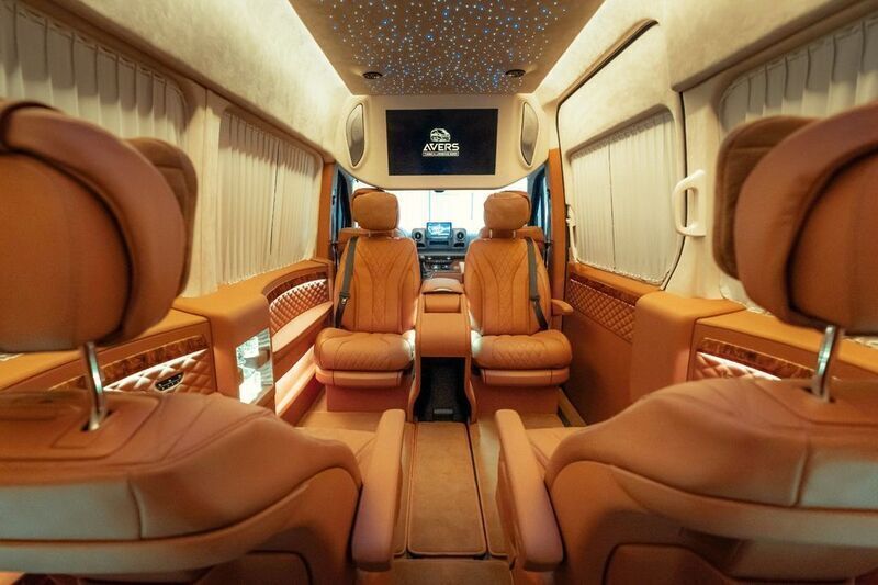 Schwarz Neu 2024 Mercedes Sprinter Business Van | 296.310 € - Bild 1/4
