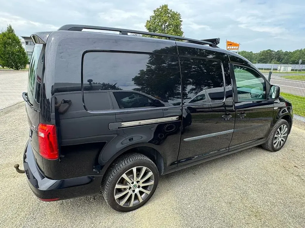 Gebraucht VW Caddy Maxi 140 PS (102 kW) 2016 Deep black perleffekt Van / Kleinbus