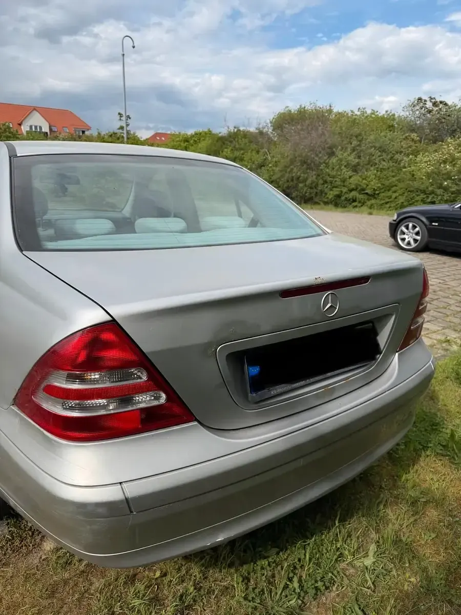 Gebraucht Mercedes C180 129 PS (94 kW) 2001 Silber Limousine