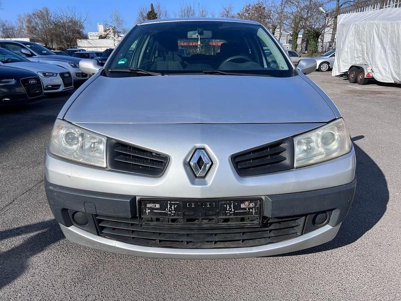 Gebraucht Renault Mégane II 98 PS (72 kW) 2006 Silber Limousine
