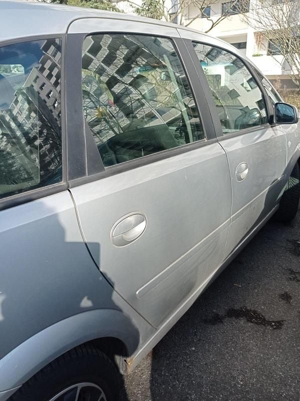 Gebraucht Opel Meriva 105 PS (77 kW) 2006 Silber Van / Kleinbus