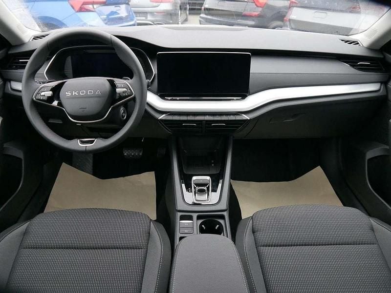 Neu Skoda Octavia Selection 150 PS (110 kW) 2026 Velvetrot metallic Kombi