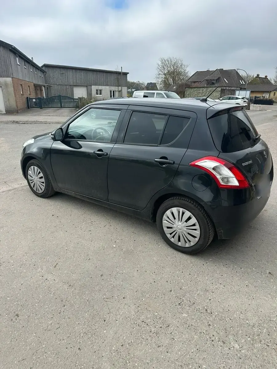 Gebraucht Suzuki Swift 94 PS (69 kW) 2016 Schwarz Kleinwagen