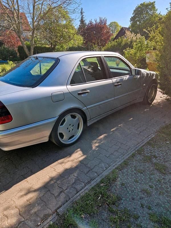 Silber Gebraucht 1999 Mercedes C240 Limousine | 6.900 € (Fairer Preis) - Bild 1/4