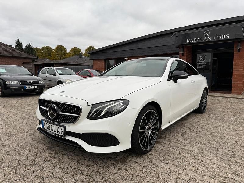 Weiß Gebraucht 2017 Mercedes E200 Coupé | 22.900 € (Fairer Preis) - Bild 1/4