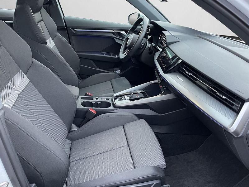 Gebraucht Audi A3 Ambiente 110 PS (80 kW) 2024 Gletscherweiß metallic (metallic) Limousine