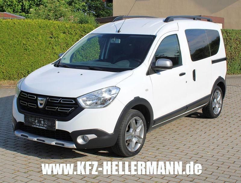 Weiß Gebraucht 2018 Dacia Dokker Celebration Van | 8.440 € (Fairer Preis) - Bild 1/4