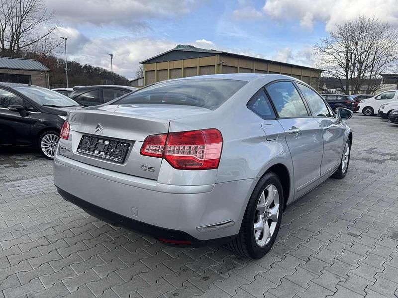 Gebraucht Citroën C5 Tendance 136 PS (100 kW) 2009 Lackierung aluminiumgrau/meta Limousine