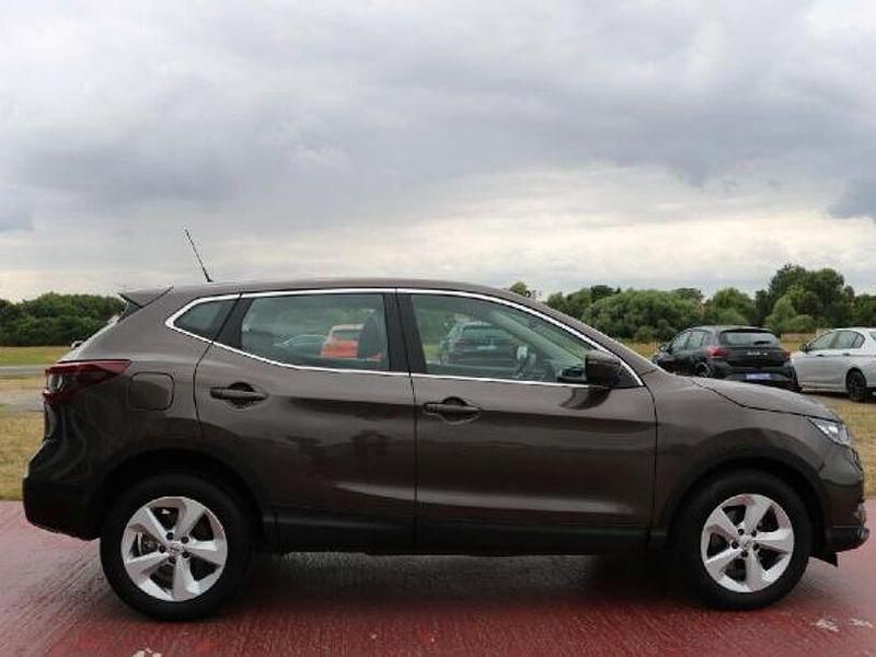 Grau Gebraucht 2021 Nissan Qashqai N-Connecta SUV | 21.590 € (Fairer Preis) - Bild 1/4