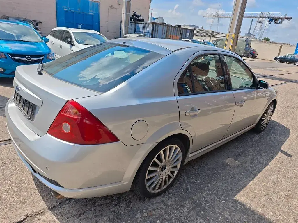 Gebraucht Ford Mondeo ST 226 PS (166 kW) 2003 Silber Limousine