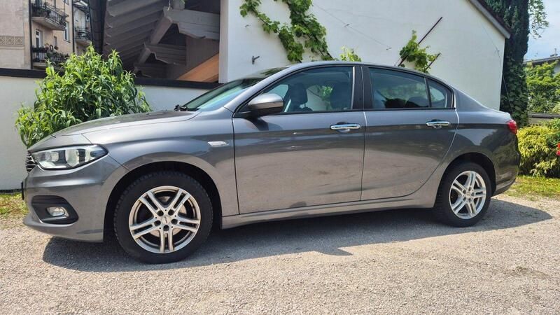 Gebraucht Fiat Tipo Easy 95 PS (69 kW) 2018 Grau Limousine