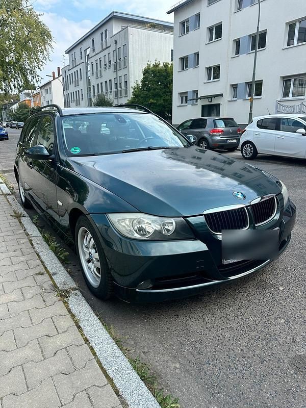 Grün Gebraucht 2007 BMW 318 Kombi | 1.700 € (Superpreis) - Bild 1/4