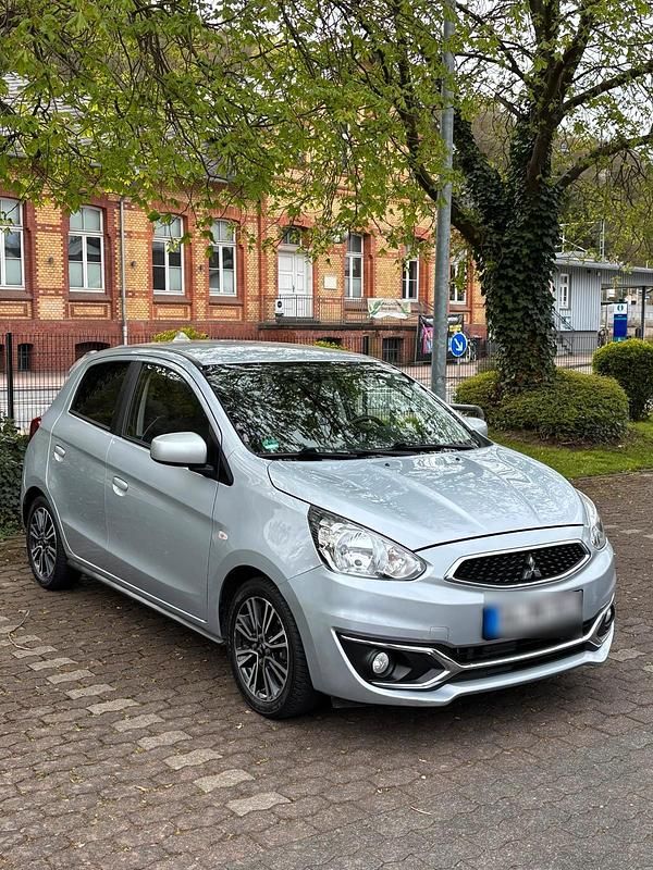 Gebraucht Mitsubishi Space Star 80 PS (58 kW) 2018 Silber Kleinwagen