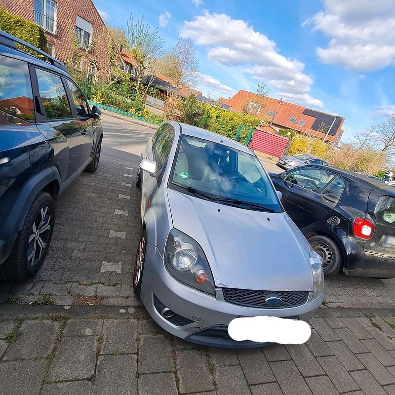 Gebraucht Ford Fiesta 80 PS (58 kW) 2008 Silber Kleinwagen