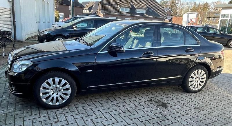 Gebraucht Mercedes C180 156 PS (114 kW) 2009 Schwarz Limousine