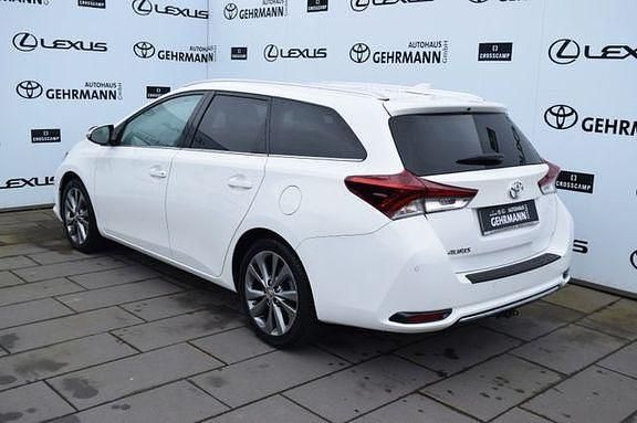 Gebraucht Toyota Auris Basis 116 PS (85 kW) 2017 Schneeweiß
