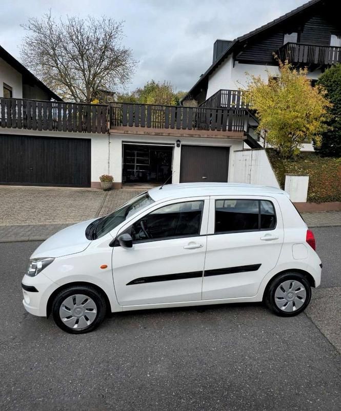 Gebraucht Suzuki Celerio Club 68 PS (50 kW) 2017 Weiß Kleinwagen