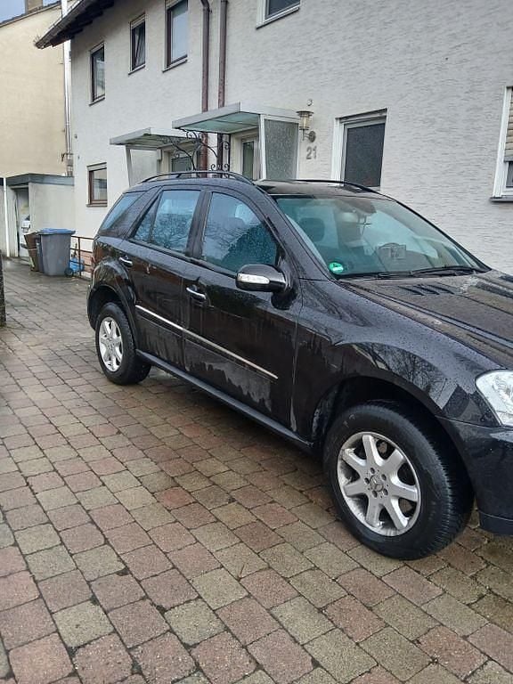 Gebraucht Mercedes ML320 224 PS (164 kW) 2008 Schwarz SUV