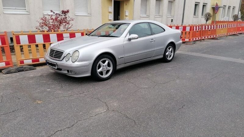 Silber Gebraucht 2001 Mercedes CLK200 Elegance Coupé | 1.200 € (Superpreis) - Bild 1/3