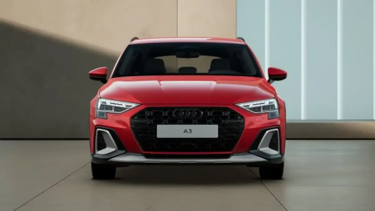 Gebraucht Audi A3 e-tron Comfort 204 PS (150 kW) 2026 Progressivrot metallic Kleinwagen