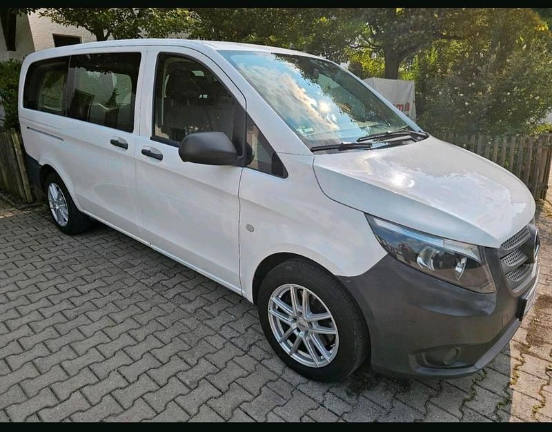 Weiß Gebraucht 2020 Mercedes Vito Van / Kleinbus | 25.299 € - Bild 1/4