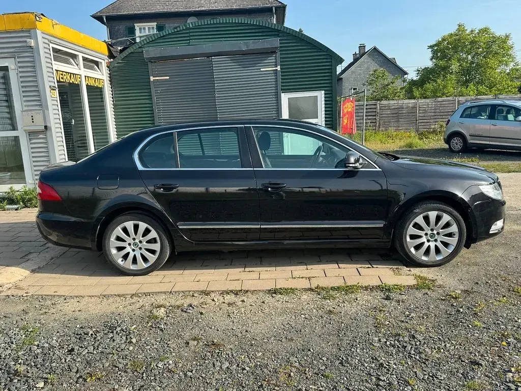 Gebraucht Skoda Superb Elegance 160 PS (117 kW) 2011 Schwarz Limousine