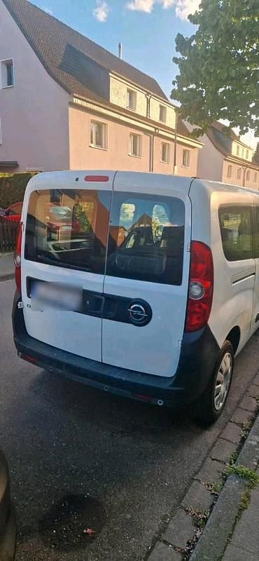 Second-hand Opel Combo 95 CP (69 kW) 2013 Alb Monovolum