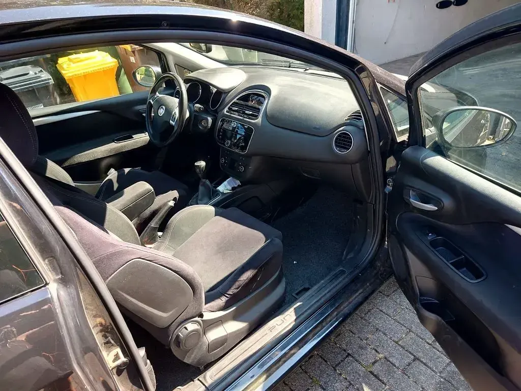 Gebraucht Fiat Punto Lounge 84 PS (61 kW) 2015 Schwarz Kleinwagen
