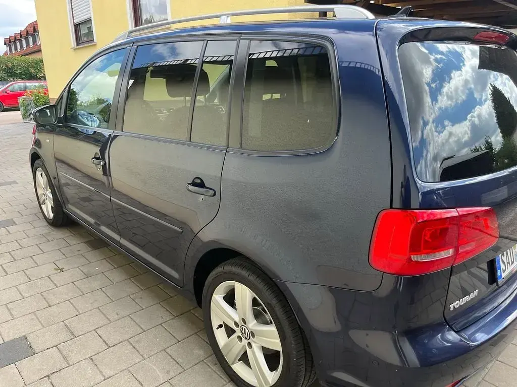 Gebraucht VW Touran Cup 140 PS (102 kW) 2014 Blau Van / Kleinbus