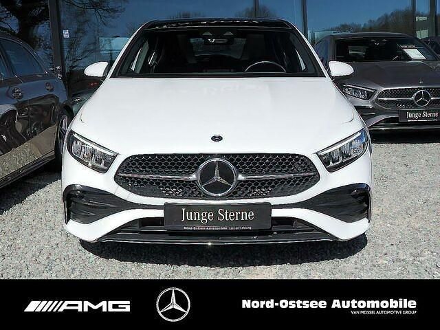 Gebraucht Mercedes A180 AMG 136 PS (100 kW) 2024 Weiß digitalweiß Limousine