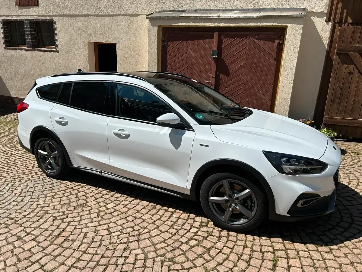 Gebraucht Ford Focus 150 PS (110 kW) 2019 Weiß Kombi