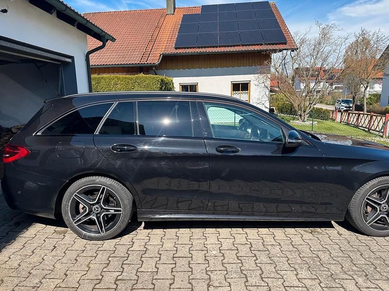 Gebraucht Mercedes C220 AMG 194 PS (142 kW) 2019 Schwarz Kombi