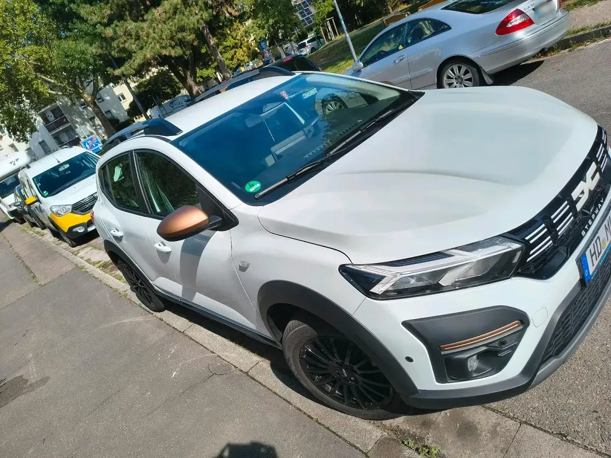 Gebraucht Dacia Sandero 110 PS (80 kW) 2024 Weiß Kleinwagen
