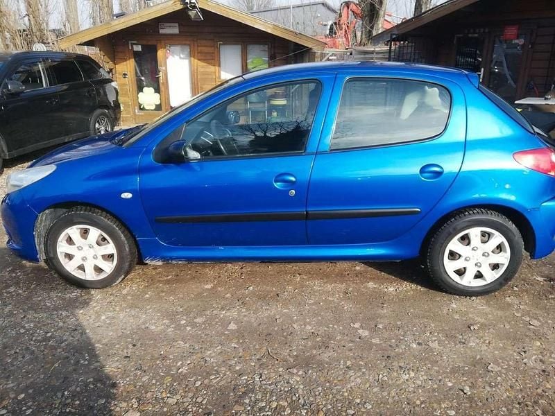 Gebraucht Peugeot 206 Basis 73 PS (53 kW) 2011 Lack blau ipanema/metalliclac Limousine