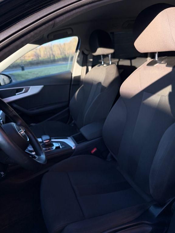 Gebraucht Audi A4 Sport 150 PS (110 kW) 2018 Schwarz Kombi