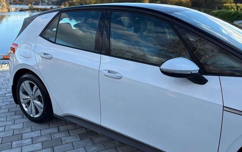 Gebraucht VW ID.3 Pure 110 kW (150 PS) 2022 Weiß Kleinwagen