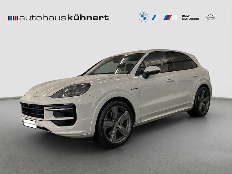 Weiss Gebraucht 2023 Porsche Cayenne SUV | 93.855 € (Guter Preis) - Bild 1/4