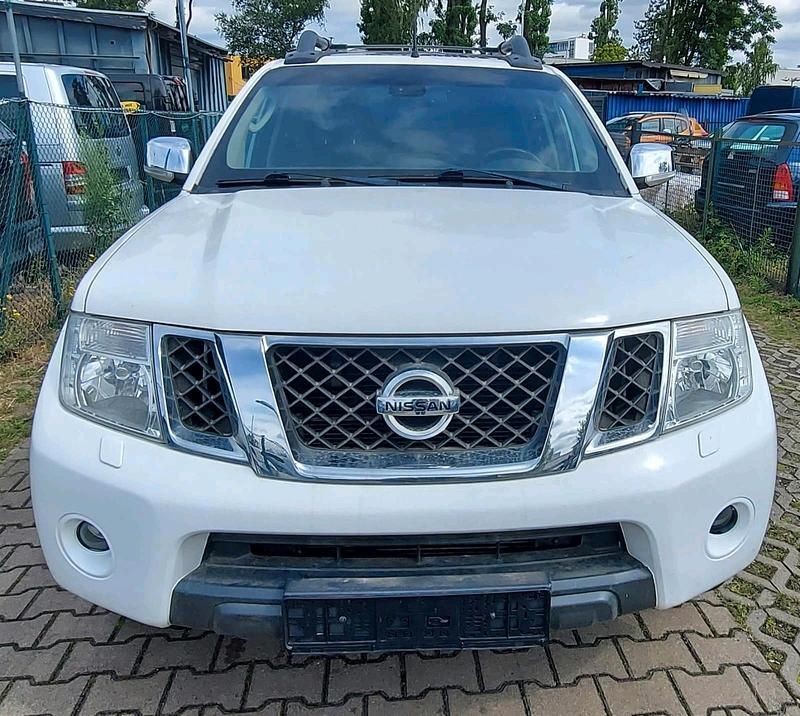 Gebraucht Nissan Navara 231 PS (169 kW) 2014 Weiß Pickup